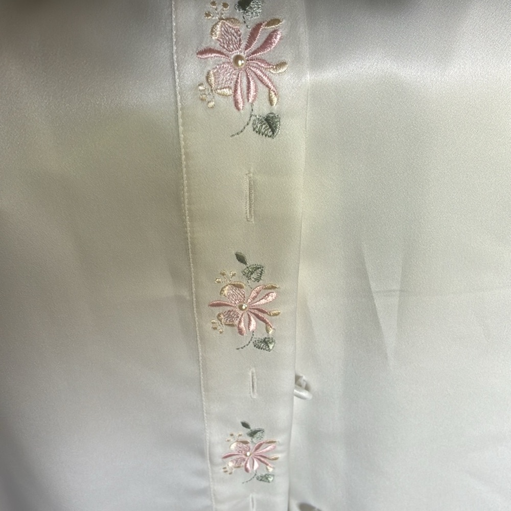 Marks & Spencer White Short-Sleeve Button-Down bed Shirt with floral embroidery - Picture 9 of 11